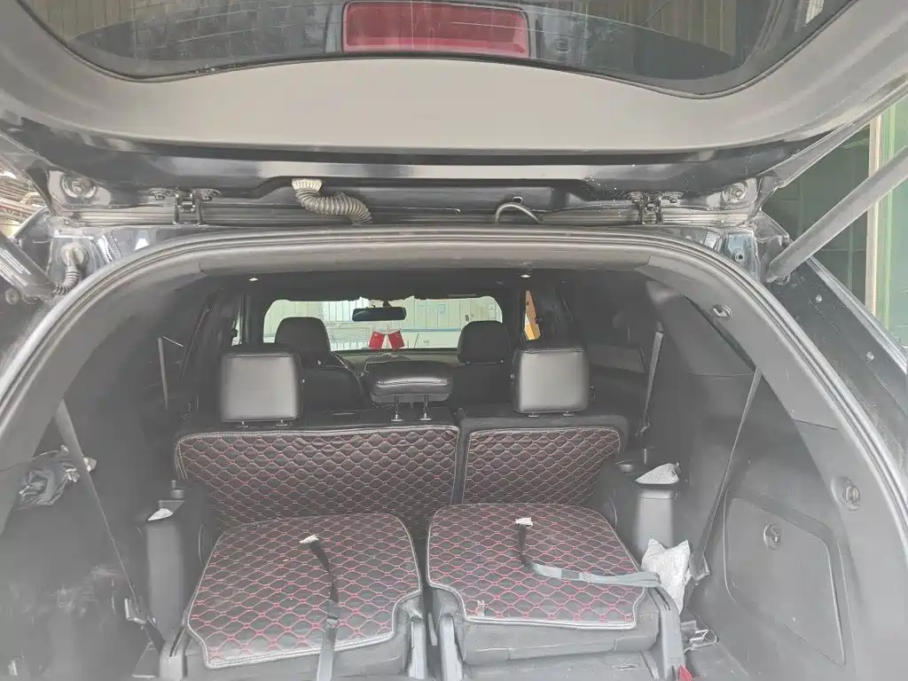 Ford Explorer (Import) — миниатюра 15