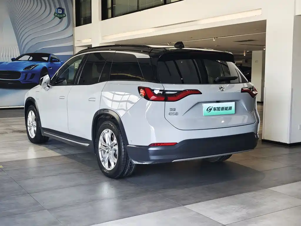 NIO ES8 2018 355KM мест