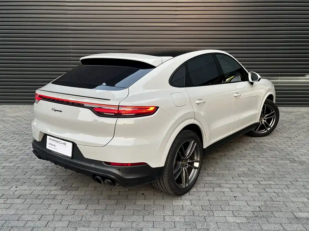 Porsche Cayenne — миниатюра 7