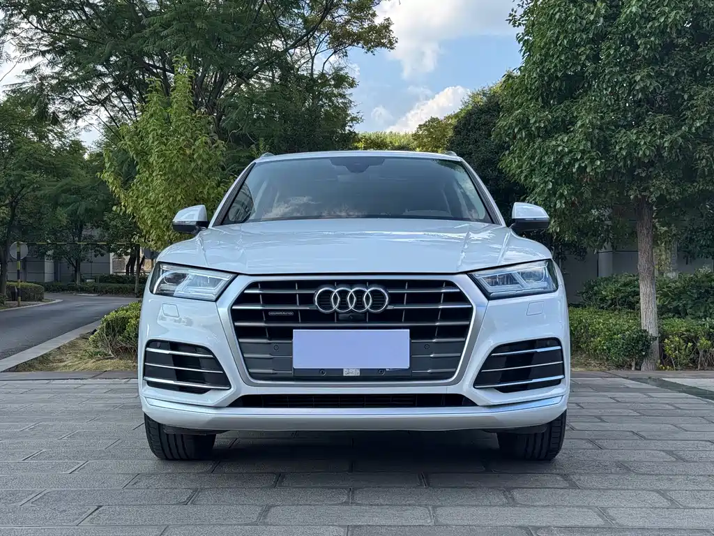 Audi Q5L — миниатюра 2