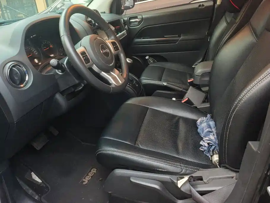 Jeep Compass (Import) — миниатюра 9
