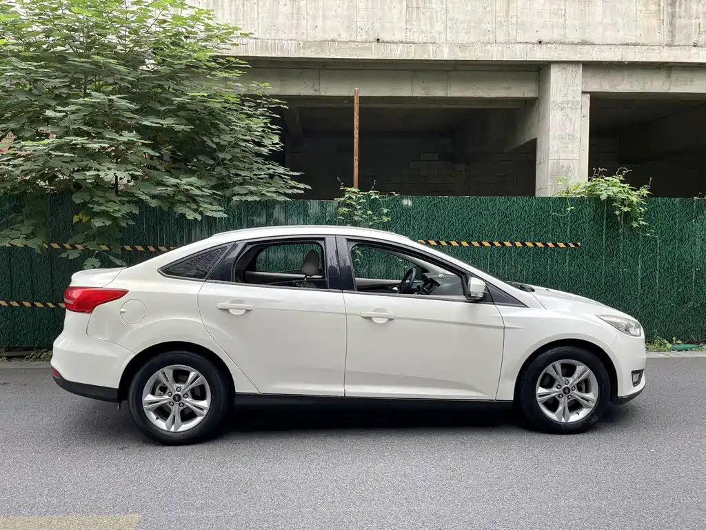 Ford Focus — миниатюра 6