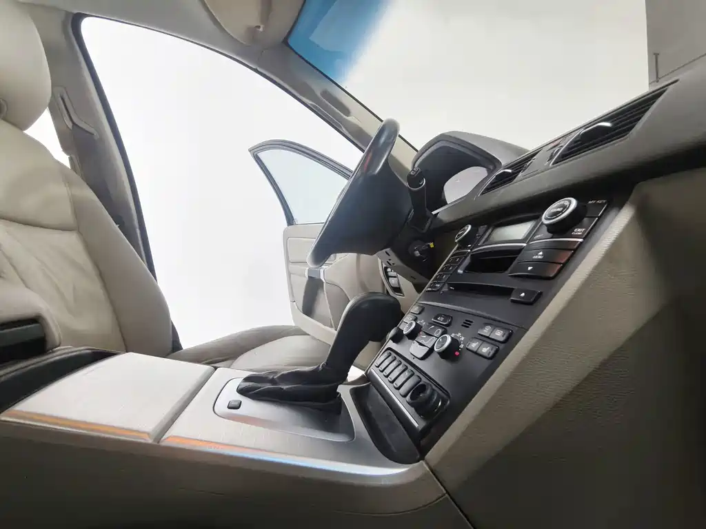 Volvo XC90 — миниатюра 17