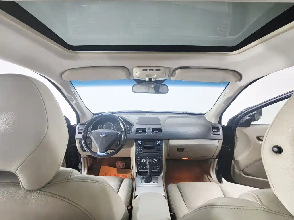 Volvo XC90 — миниатюра 10