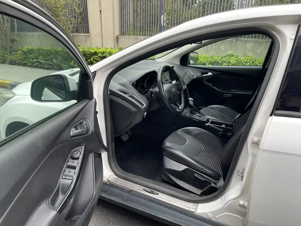 Ford Focus — миниатюра 8