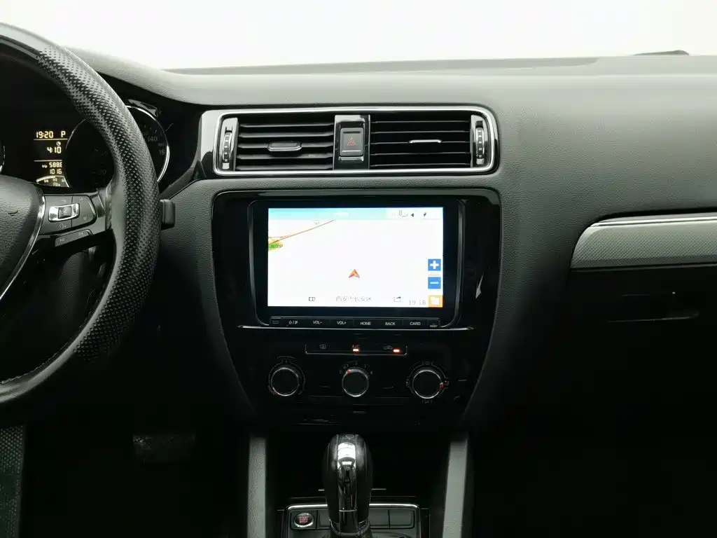 Volkswagen Sagitar — миниатюра 12