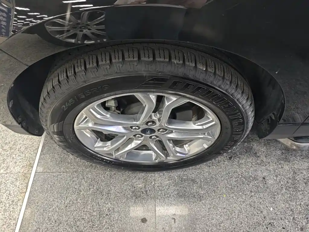 Ford Edge — миниатюра 23