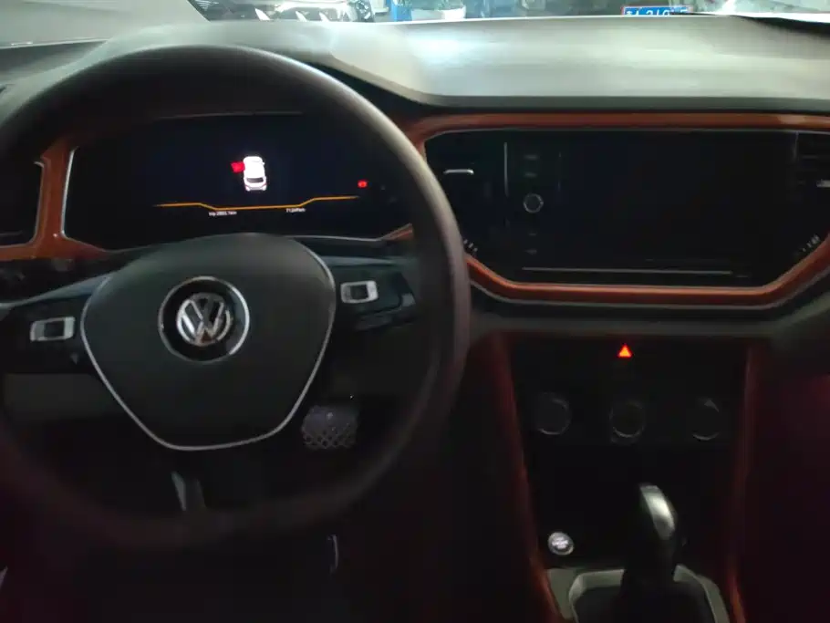 Volkswagen T-Roc — миниатюра 12