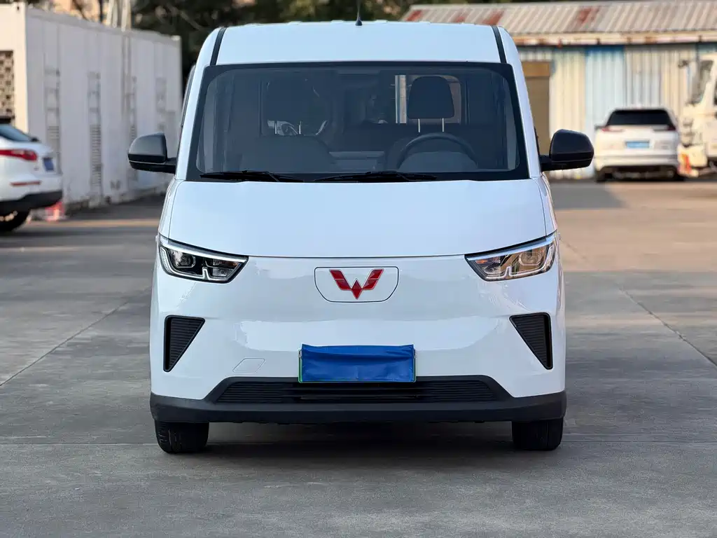 Wuling Yangguang — миниатюра 2