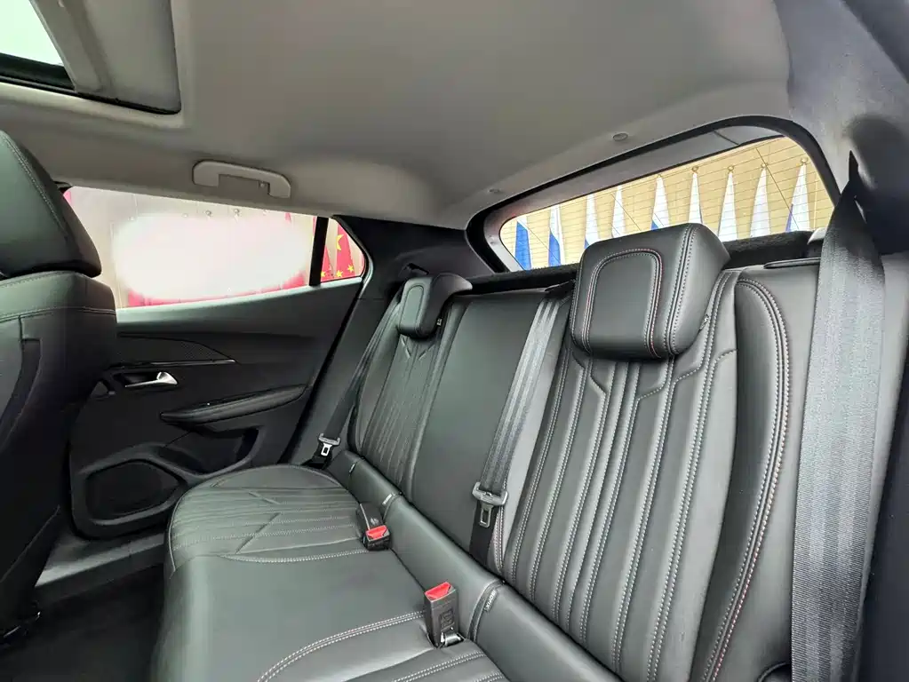 Peugeot 2008 — миниатюра 10