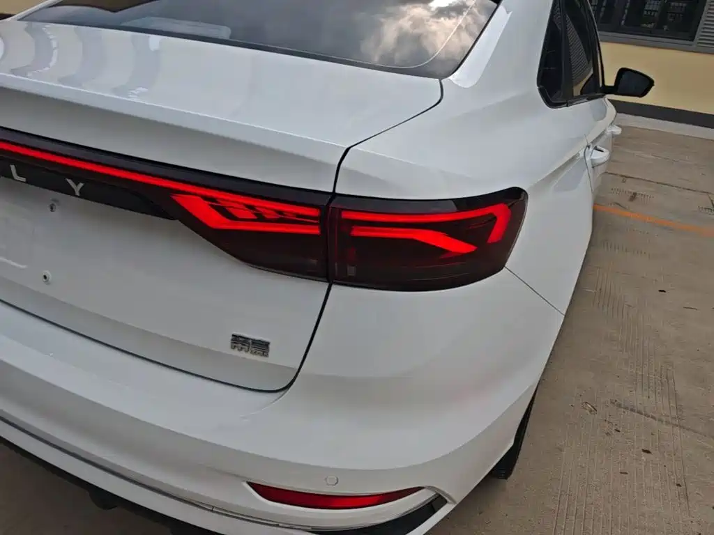 Geely Emgrand — миниатюра 8
