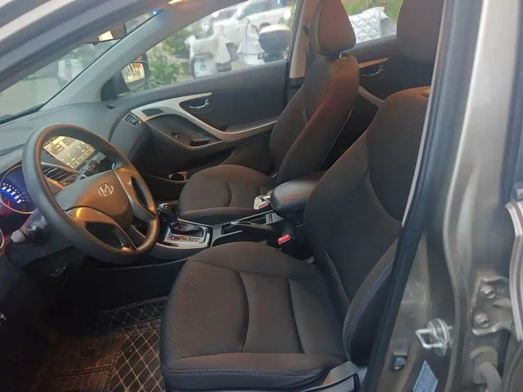 Hyundai Elantra Langdong — миниатюра 16