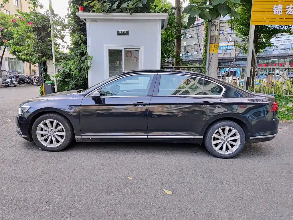 Volkswagen Magotan 2018 330TSI DSG Lead
