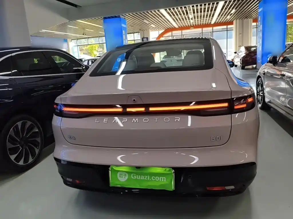 Leapmotor Ноль один. — миниатюра 6