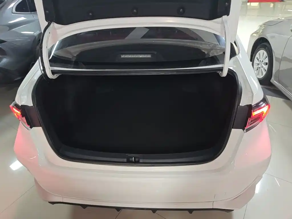 Toyota Corolla — миниатюра 19