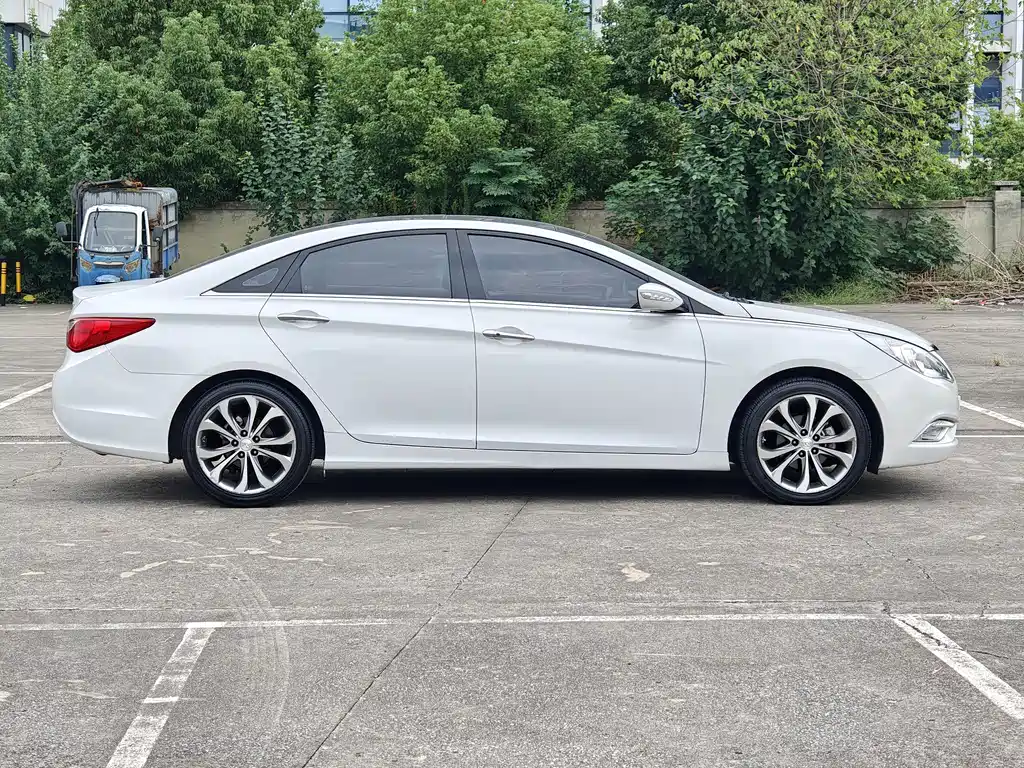 Hyundai Sonata — миниатюра 6