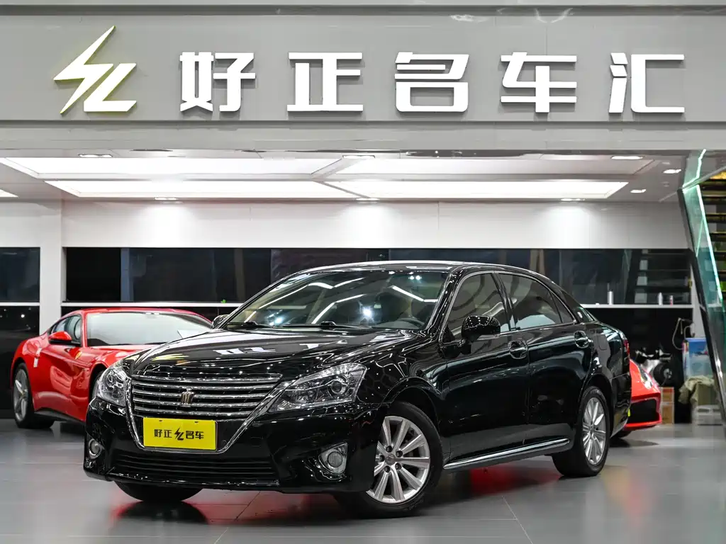 Toyota Crown 2014
