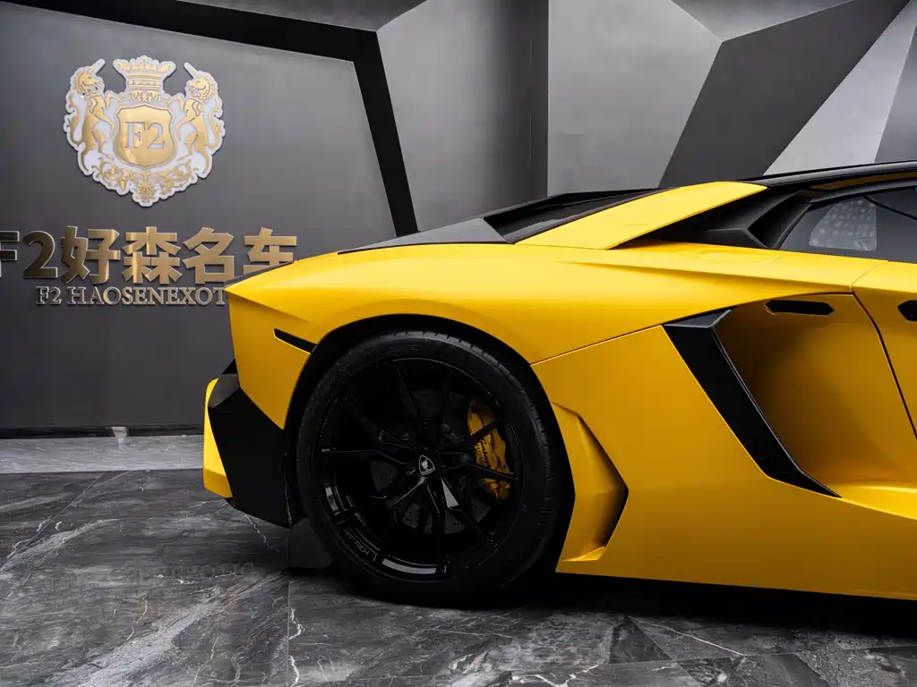 Lamborghini Aventador — миниатюра 5