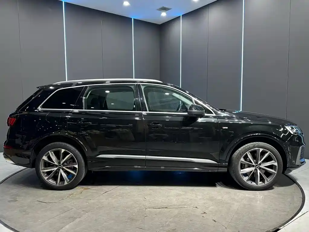 Audi Q7 — миниатюра 5