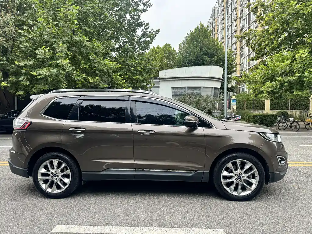 Ford Edge — миниатюра 4