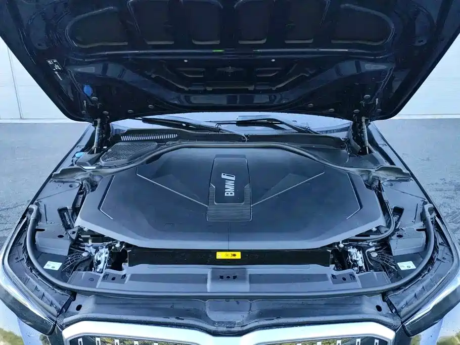 BMW i5 — миниатюра 7