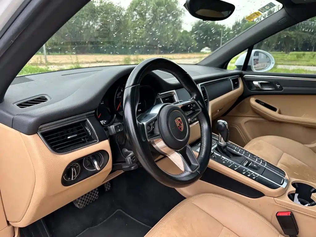 Porsche Macan — миниатюра 13