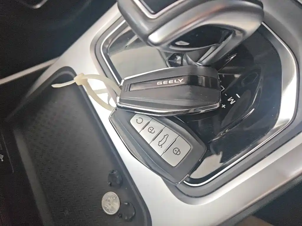 Geely Haoyue — миниатюра 9