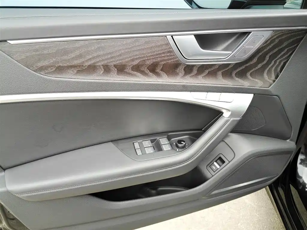 Audi A6L 2023 45 TFSI quattro Premium