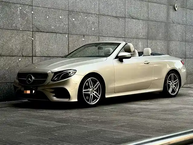 Mercedes-Benz E-Class — фото 1