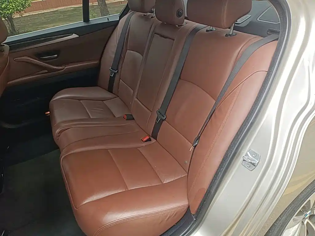 BMW 5 Series — миниатюра 17