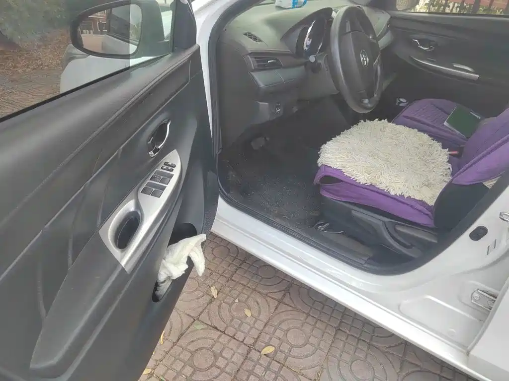 Toyota Yaris L — миниатюра 14