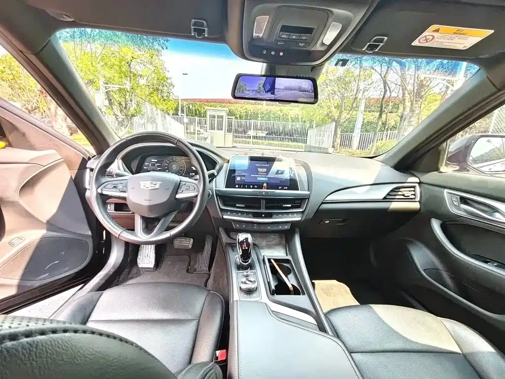 Cadillac CT5 — миниатюра 2