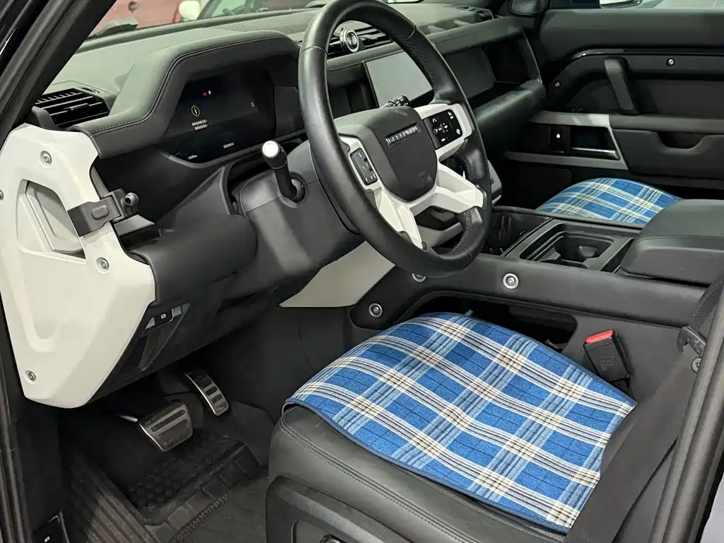 Land Rover Defender — миниатюра 8