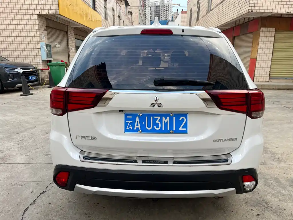 Mitsubishi Outlander — миниатюра 9