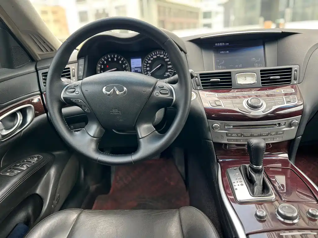 Infiniti Q70 — миниатюра 13