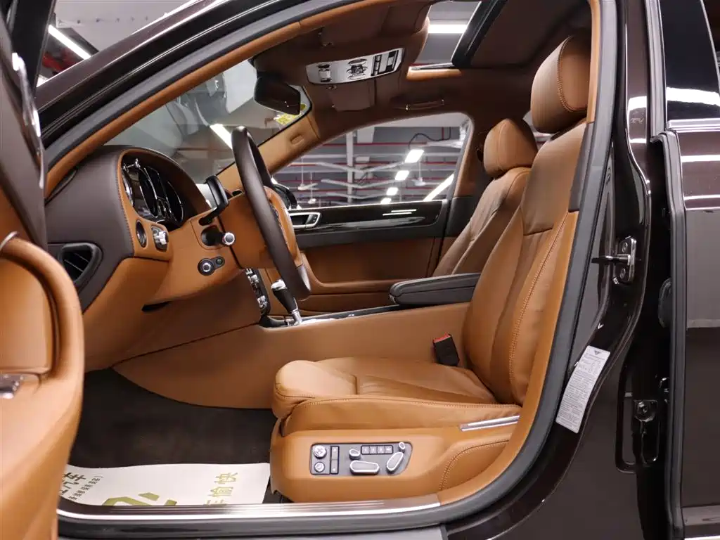 Bentley Flying Spur 2010 6.0T мест