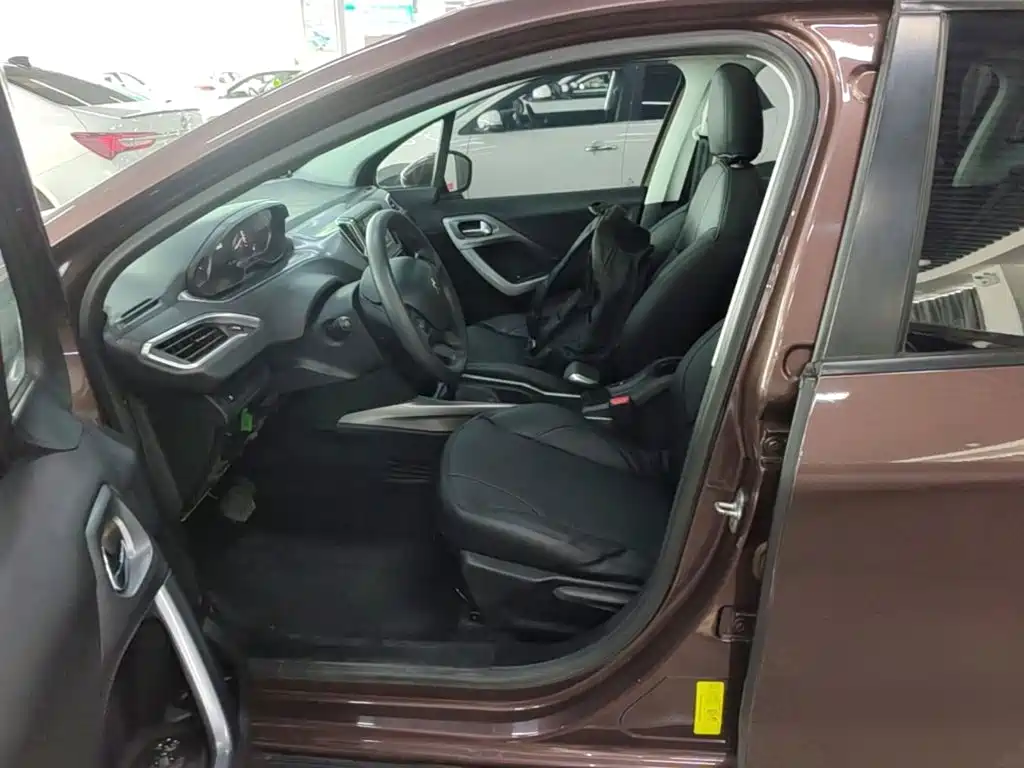Peugeot 2008 — миниатюра 11