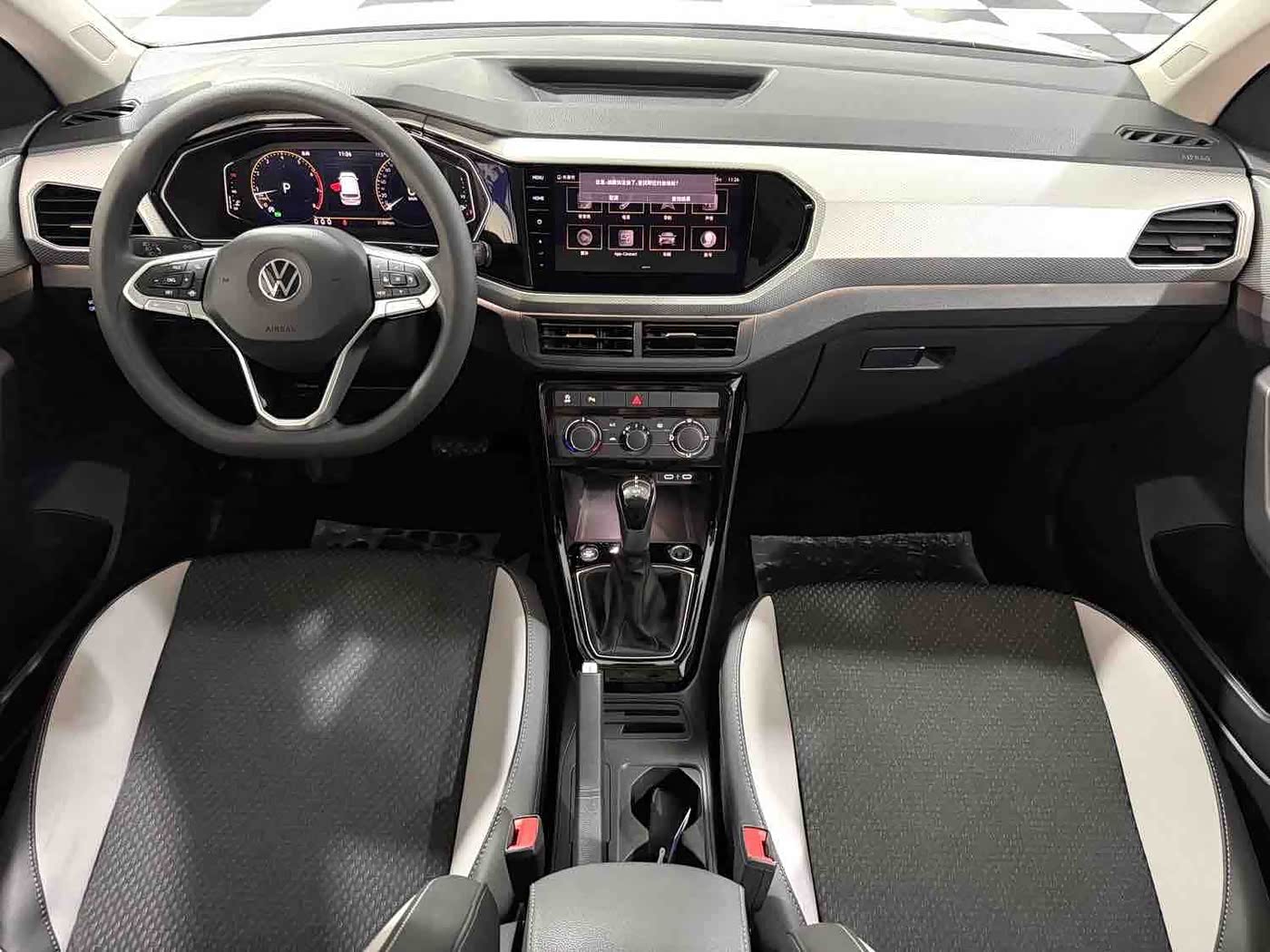 Volkswagen Tanying 1.5 л 2022 г. Белый, пробег 31000 км