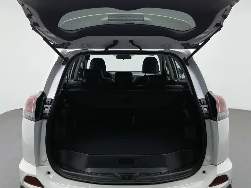 Toyota RAV4 — миниатюра 16