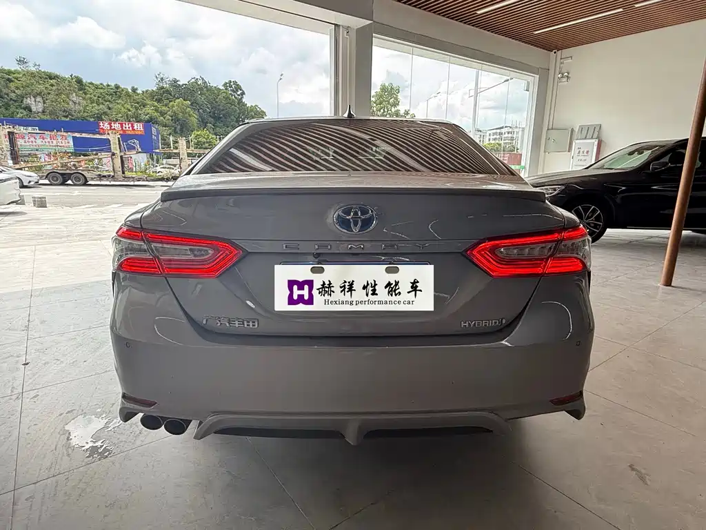 Toyota Camry 2023 2.5HS