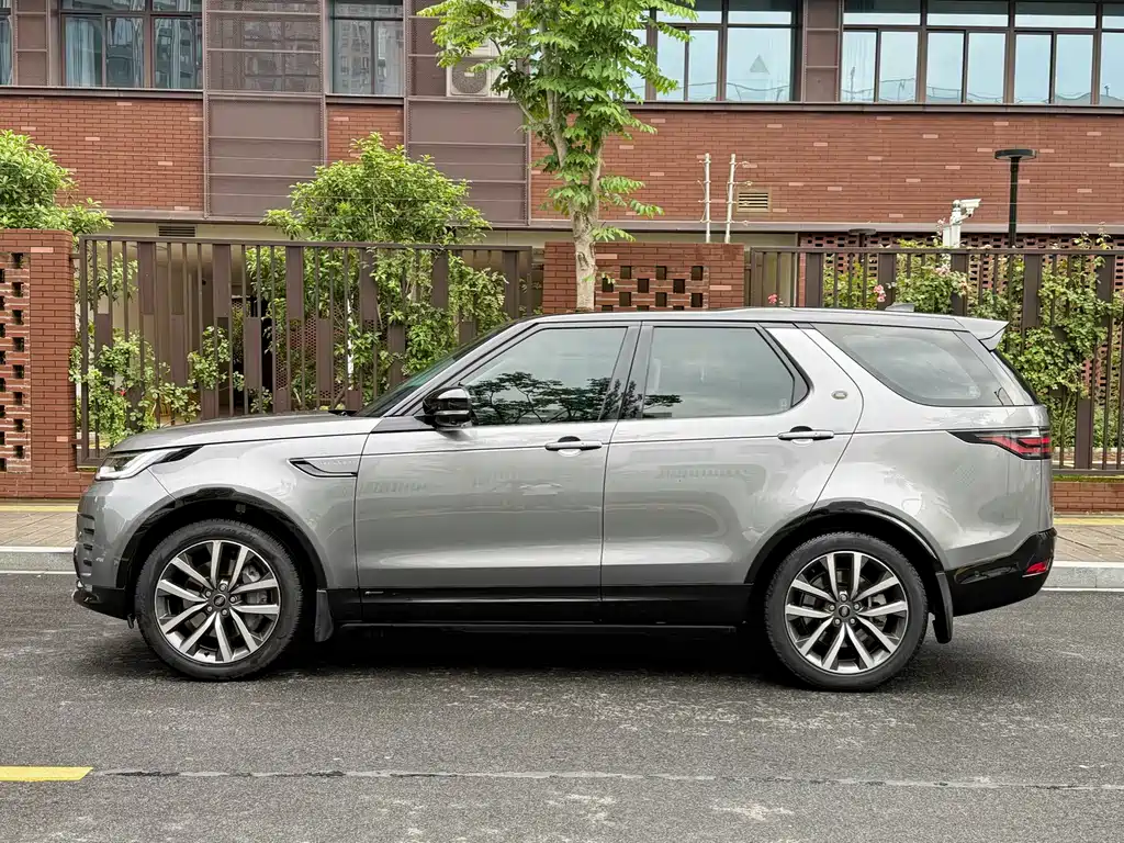 Land Rover Discovery 2021 360PS R-Dynamic SE