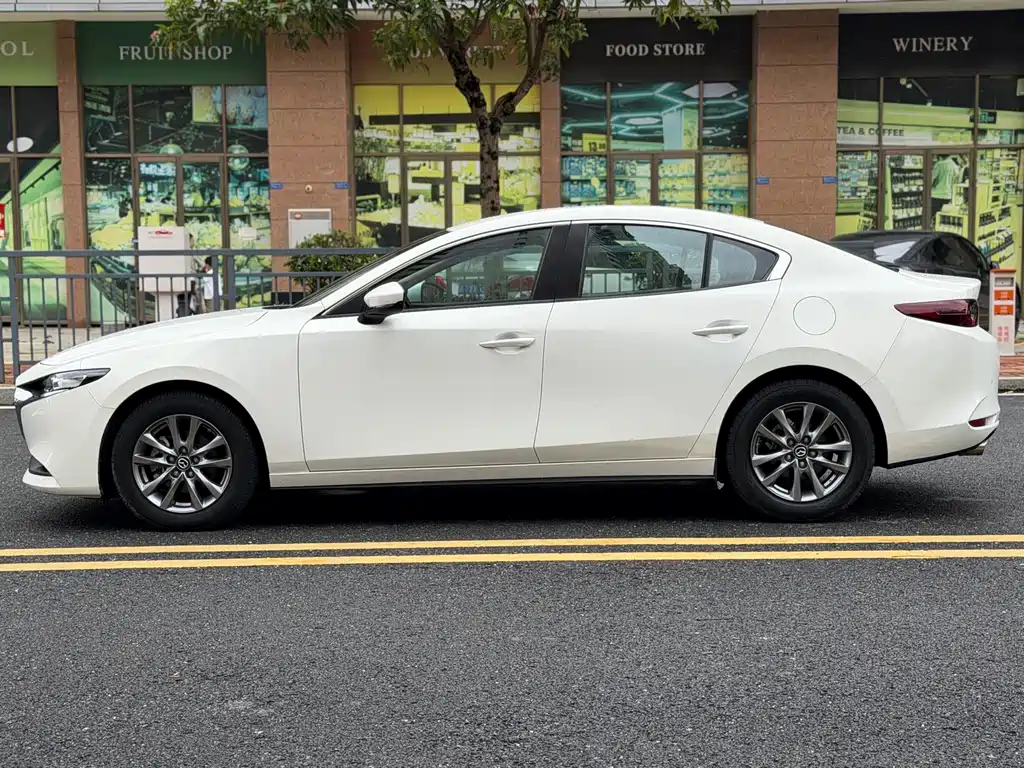 Mazda 3 Axela — миниатюра 10