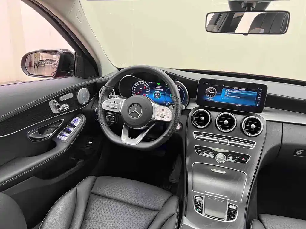 Mercedes-Benz C-Class — миниатюра 16