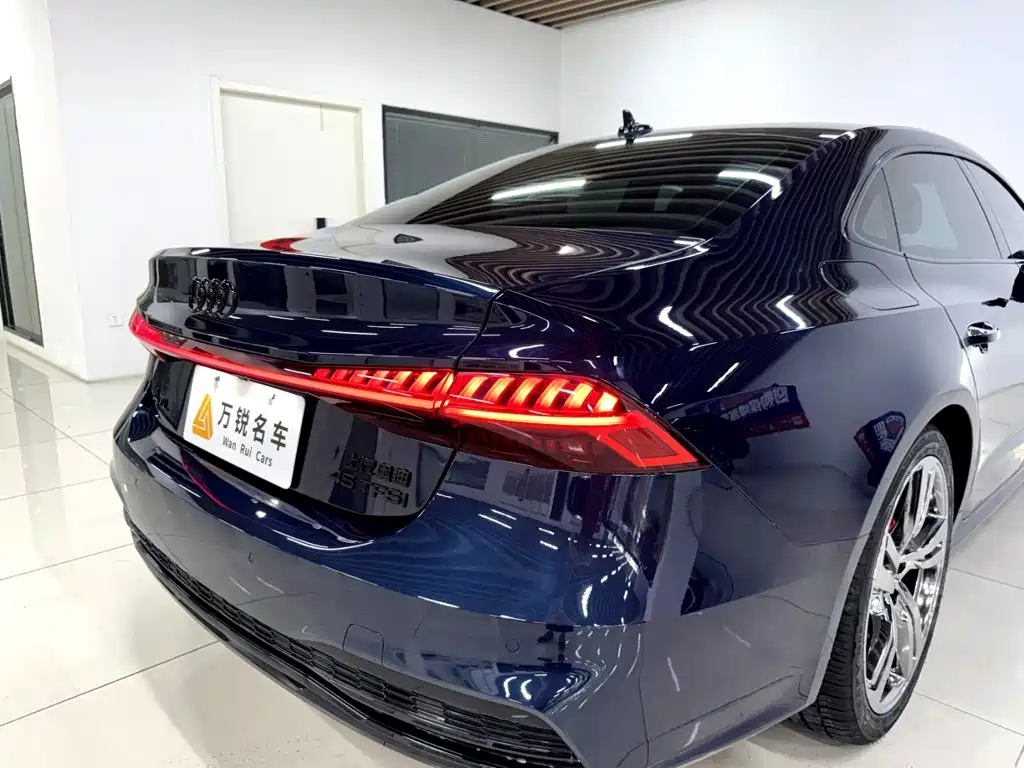 Audi A7L 2022 45 TFSI S-line