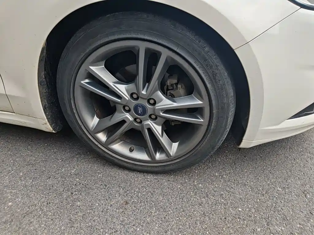 Ford Mondeo — миниатюра 8