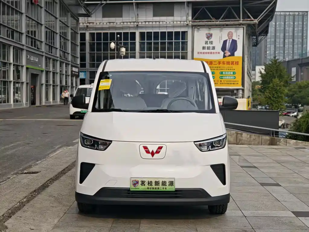 Wuling Yangguang — миниатюра 3