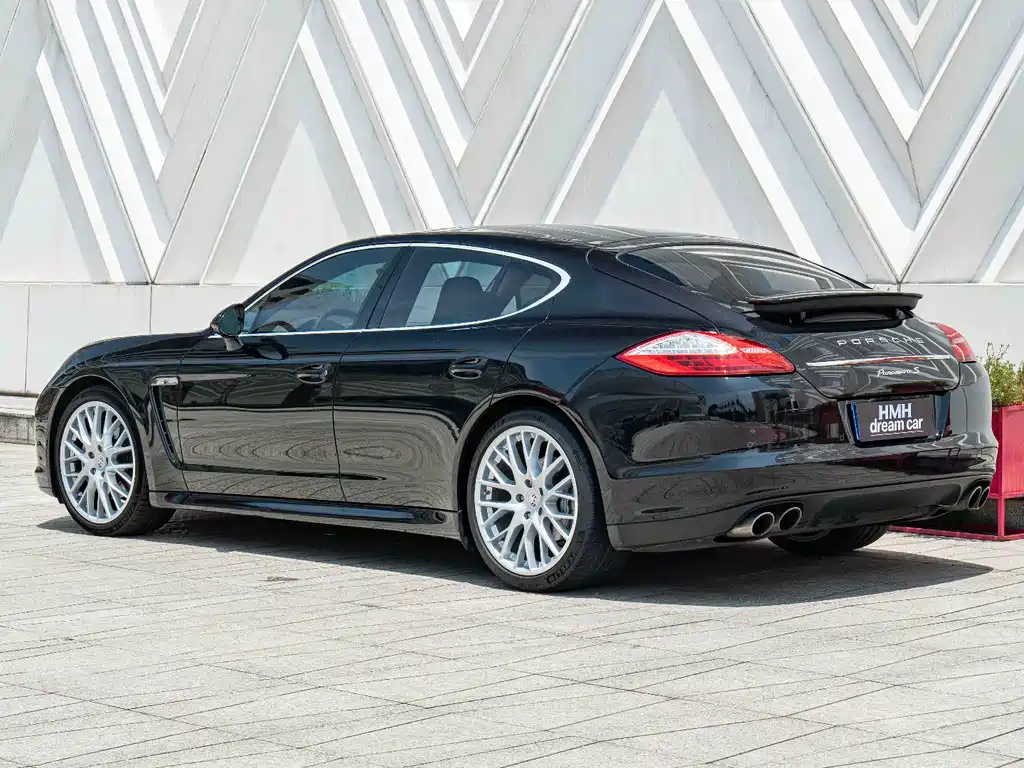 Porsche Panamera 2010 Panamera S 4.8L