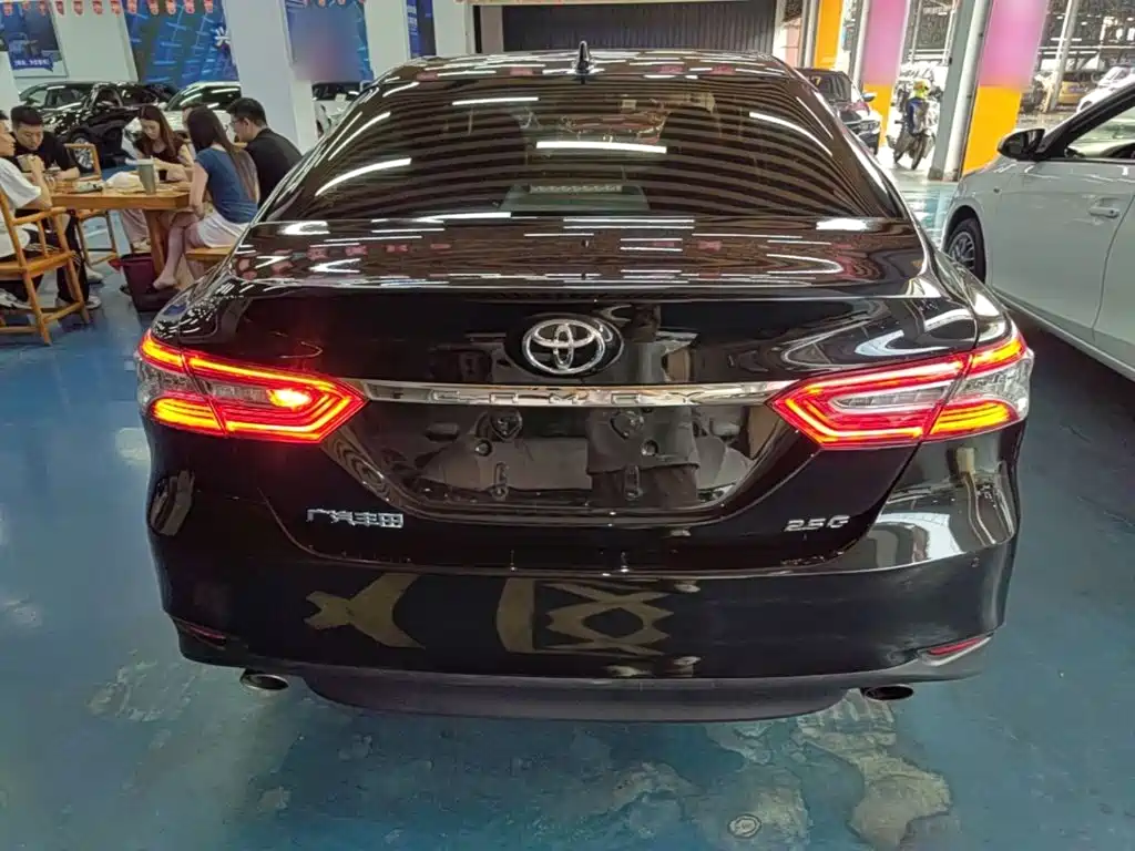 Toyota Camry — миниатюра 6
