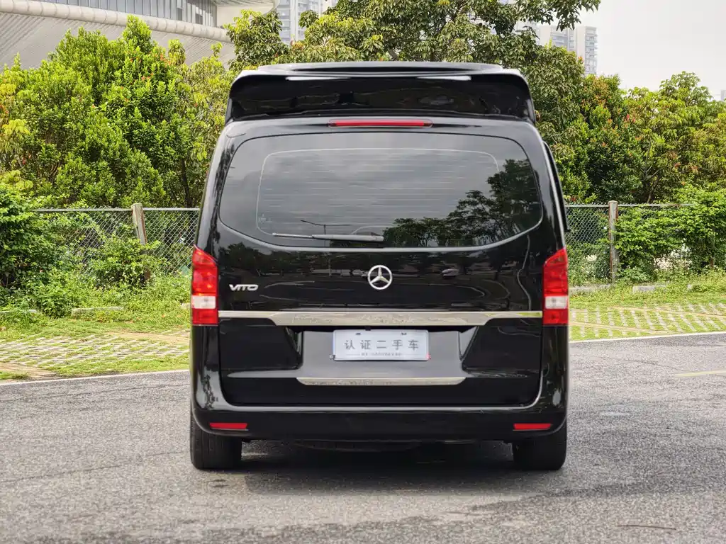 Mercedes-Benz Vito 2024 2.0T Elite 7 мест