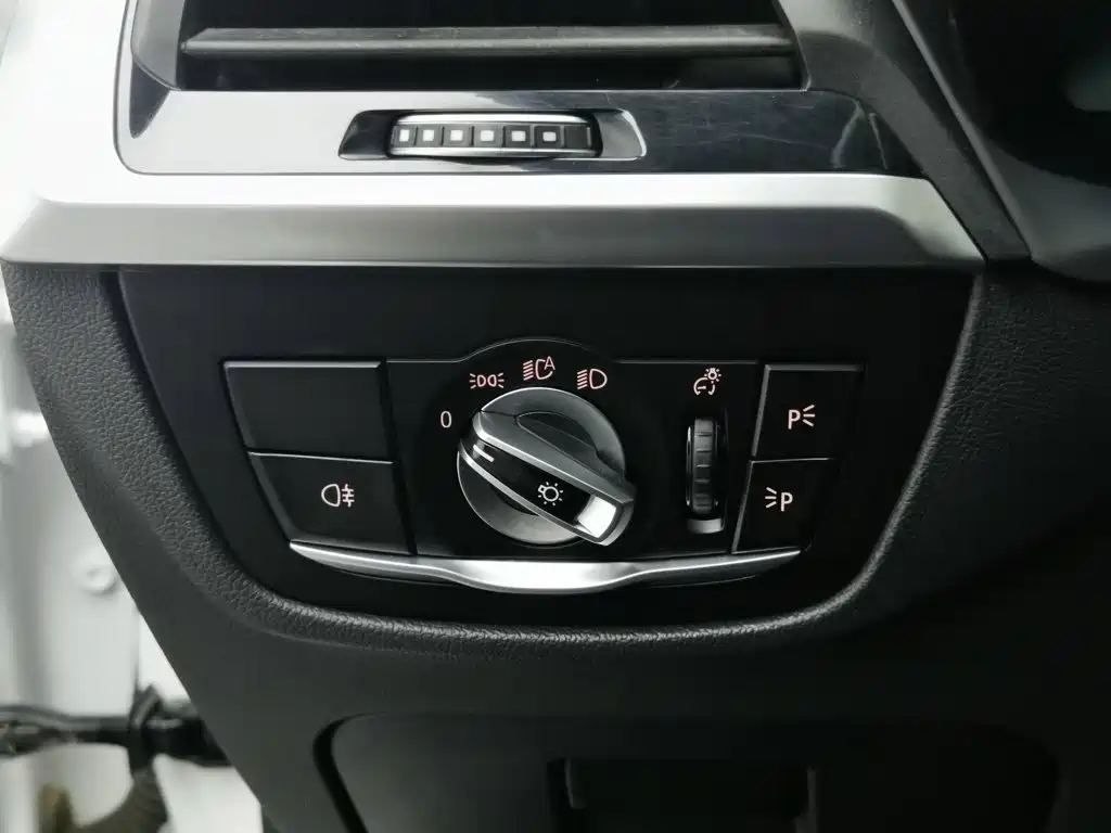 BMW X3 — миниатюра 21